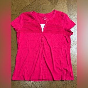 Size Large Van Heusen Women's Fuchsia Button-Front Blouse